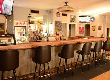 indiana/versailles-state-park/bar/benny-s-bar-grill