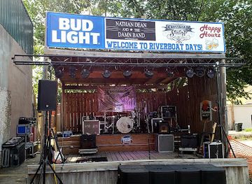 south-dakota/lewis-and-clark-recreation-area/bar/happy-hourz