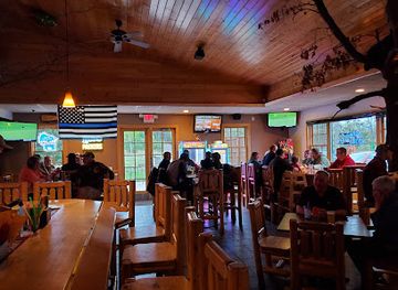 wisconsin/eastern-ridges-and-lowlands/bar/cross-country-bar-grill