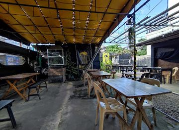 philippines/bicol-region/bar/michaels-barcode-sports-bar-and-resto
