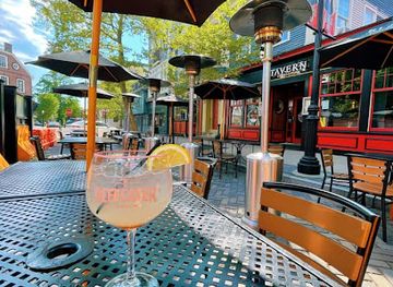 rhode-island/newport-cliff-walk/bar/the-tavern-on-broadway