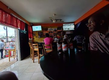 jamaica/manchester-plateau/bar/mi-amor-sports-bar-kervin-place