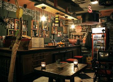 kosovo/llap/bar/people