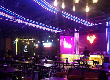 thailand/sukhothai/bar/in-black