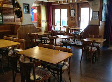 france/picardy/bar/le-charleston