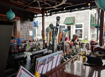 massachusetts/dukes-county/bar/fishbones-bar-grille