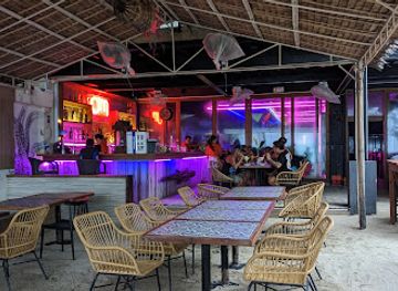 philippines/boracay/station-2/bar/om-boracay