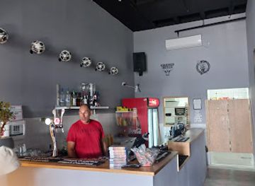 israel/sharon-plain/bar/coach