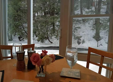 new-hampshire/mount-monadnock/bar/waterhouse-restaurant