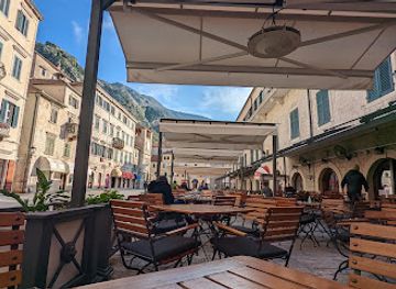 montenegro/bay-of-kotor/bar/pub-as
