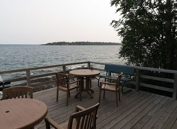 michigan/isle-royale-national-park/bar/rock-harbor-visitor-center
