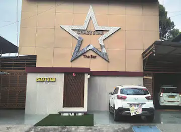hotel crazy star the bar