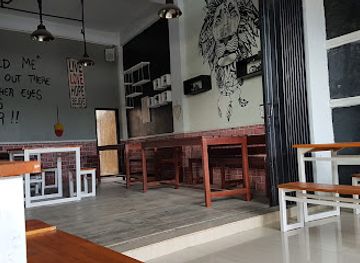 indonesia/east-nusa-tenggara/bar/second-home-bar-cafe