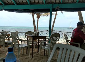 belize/mountain-pine-ridge/bar/wahoo-s-lounge