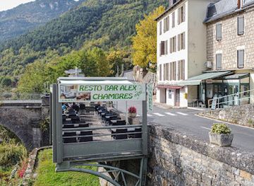 france/tarn-gorges/bar/chez-alex-chambres-d-hotes-gorges-du-tarn-gite-etape-hebergement-restaurant-les-vignes