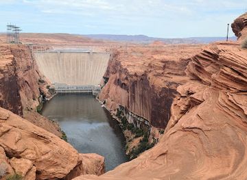 arizona/glen-canyon-national-recreation-area/bar/glen-canyon-dam-overlook