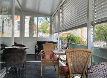 slovenia/postojna-cave/bar/calmas-caffe