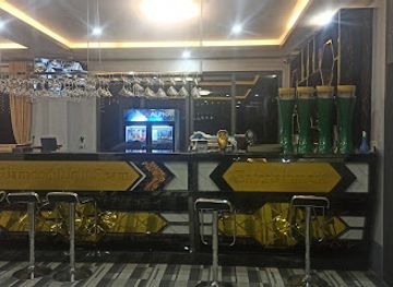 myanmar-burma/inle-lake/bar/diamond-light-beam-bar-and-restaurant