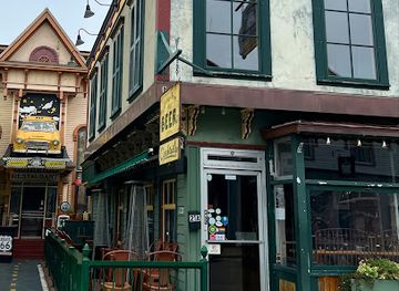 Cottage St. Pub
