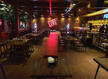 indonesia/medan/medan-polonia/bar/hw-helen-s-live-bar-medan