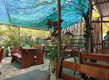 botswana/moremi-game-reserve/bar/hilary-s-restaurant