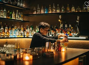 vietnam/ha-long-bay/bar/love-drunkery-cocktail-bar