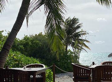 maldives/dhigurah/bar/veli