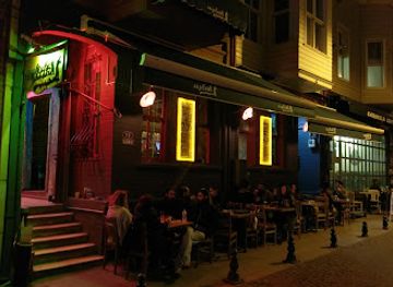 turkiye/istanbul/kadikoy/bar/rock-n-rolla