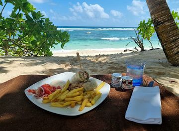 seychelles/ile-aux-serpents/bar/windsong-beach-restaurant
