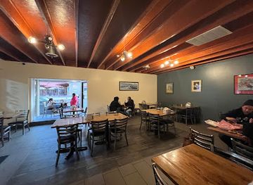 new-mexico/ruidoso/bar/hall-of-flame-burgers