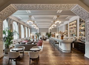 switzerland/st-moritz/bar/n-5-the-bar