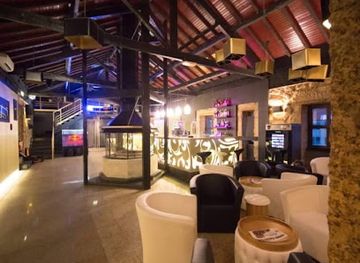 portugal/serra-da-estrela/bar/bar-holy-hour