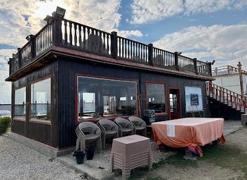 egypt/port-said/bar/de-lesseps