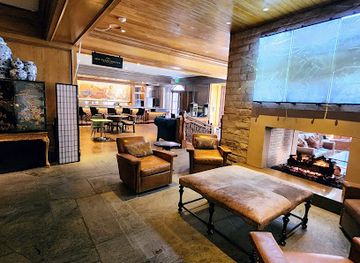 Mountain Social Bar & Lounge