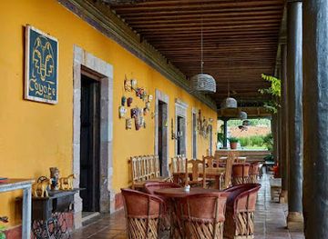 mexico/tierra-caliente/bar/coyote-room-rural-bar