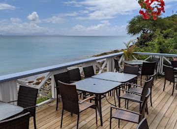 antigua-and-barbuda/saint-philip/bar/ffryes-beach-bar-dennis-restaurant