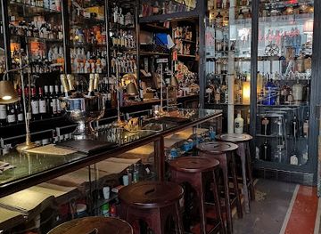 ireland/mizen-head/bar/arthur-mayne-s-pharmacy