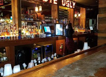 florida/panhandle/bar/coyote-ugly-saloon