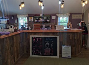 virginia/shenandoah-valley/bar/white-oak-lavender-farm-the-purple-wolf-vineyard