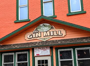 wisconsin/eastern-ridges-and-lowlands/bar/gin-mill