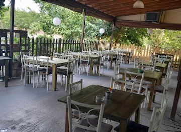 greece/peloponnese/bar/aris-bezos-cafe-food-wine