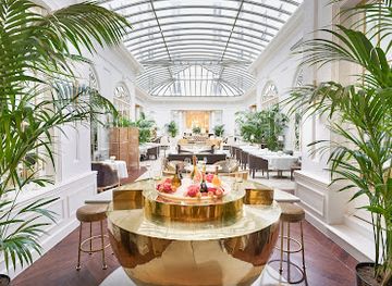 spain/madrid/retiro/bar/champagne-bar