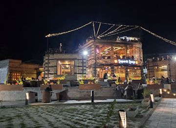 pakistan/baltistan/bar/leopards-lounge-restaurant-gilgit