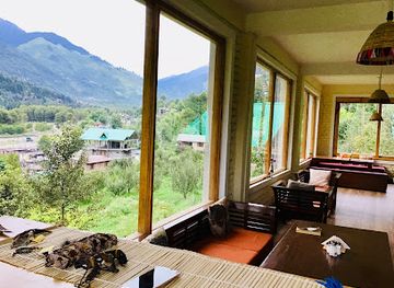 india/manali/vashisht/bar/outside-in-cafe-stay