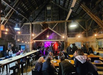 maine/somerset-county/bar/the-farmhouse-beer-garden