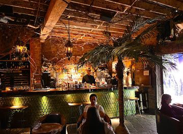 australia/central-highlands/bar/saga-bar