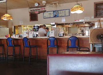 kansas/gypsum-hills/bar/lewis-pub