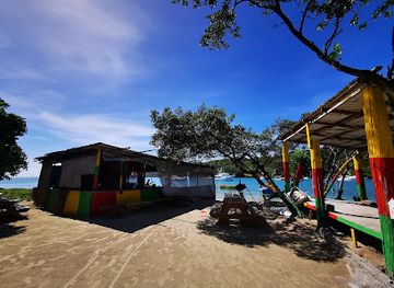 grenada/la-sagesse-beach/bar/roger-s-barefoot-beach-bar