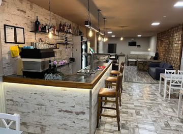 hungary/vertes-mountains/bar/barlang-sorozo-street-food-vertesacsa