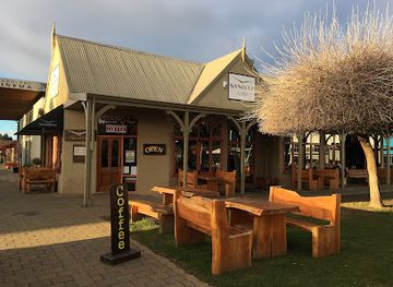 new-zealand/fiordland-national-park/bar/sandfly-cafe-te-anau